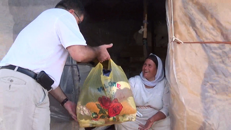Relief aid distribution in Iraq, summer 2016